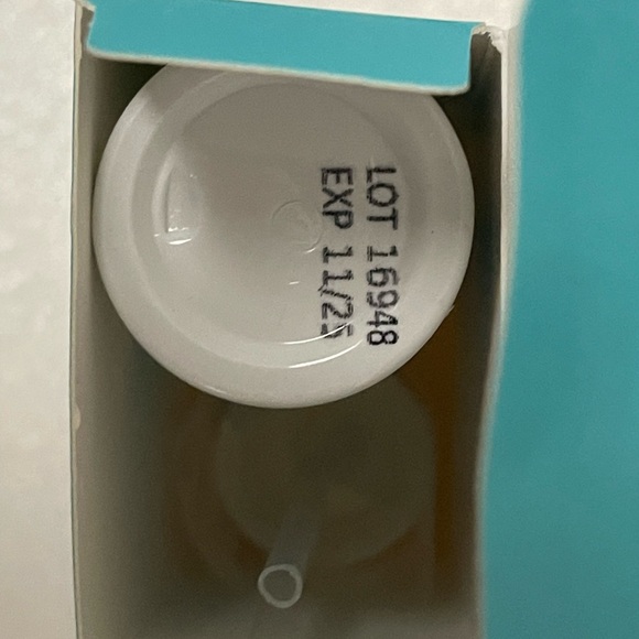 COPY - Riversol Anti Aging Reparative Serum - Picture 3 of 3